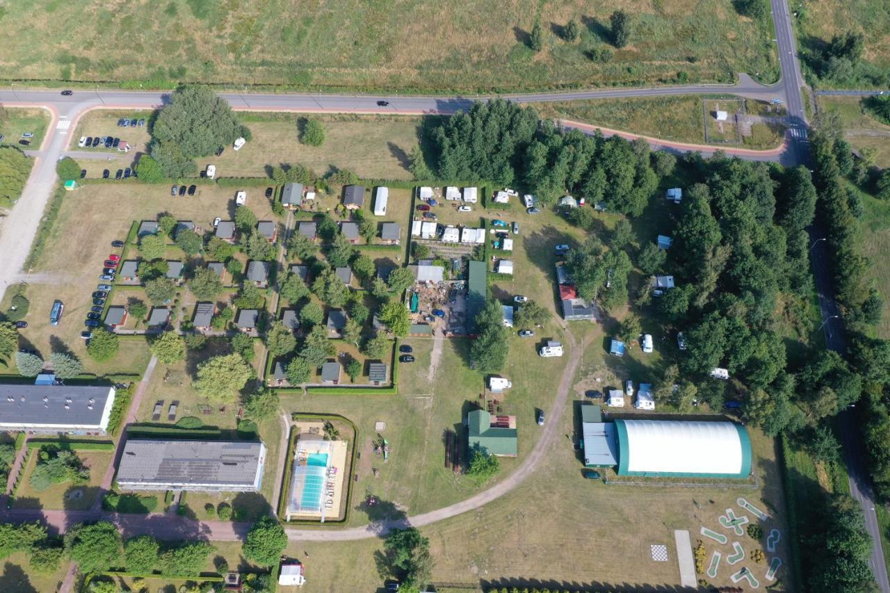 Отель Nalu Glamp Дарлово Экстерьер фото